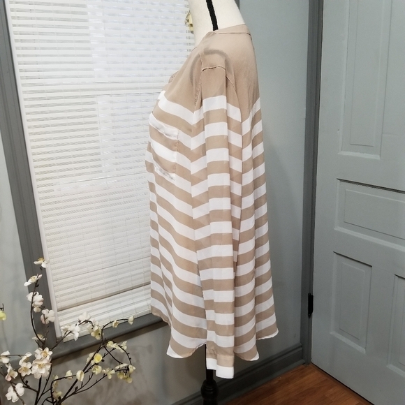 ✨ Old Navy Tan Striped Sheer Long sleeve Blouse - Picture 4 of 8